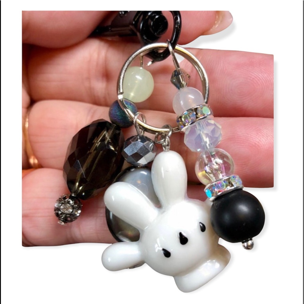 🐭💕 cute white glove purse bling - keychain black and white